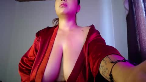 KIM     online show from 09/29/25, 08:24