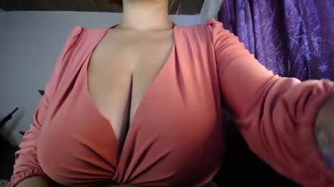 Snapshot of boobs_magic chatting on 06/26/26, 07:29 KIM online show from 06/26/26, 07:29