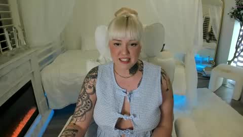 Miley online show from 02/23/25, 03:13