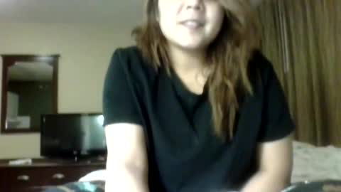 Snapshot of bookishdivya chatting on 11/18/25, 02:06 Divya online show from 11/18/25, 02:06