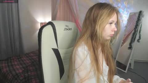 Milena online show from 12/02/25, 02:39