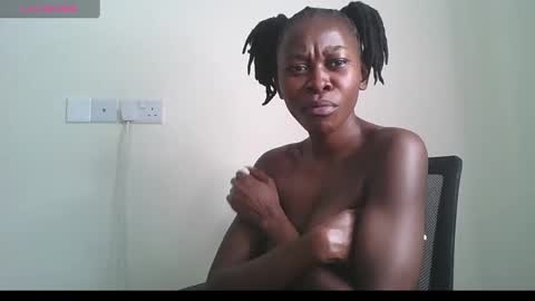 Snapshot of booty_queen001 chatting on 12/05/24, 07:49 Heather online show from 12/05/24, 07:49