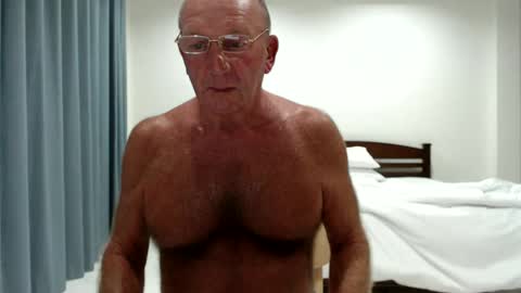 Snapshot of boppy21 chatting on 02/13/25, 10:00 Boppy21 online show from 02/13/25, 10:00