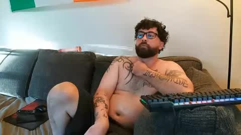 boredandirish21 online show from 09/30/25, 08:47