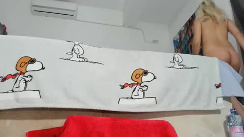 Snapshot of bornforporn_ chatting on 12/05/25, 05:27 THUMPS UP PLEASE ITS IMPORTANT online show from 12/05/25, 05:27