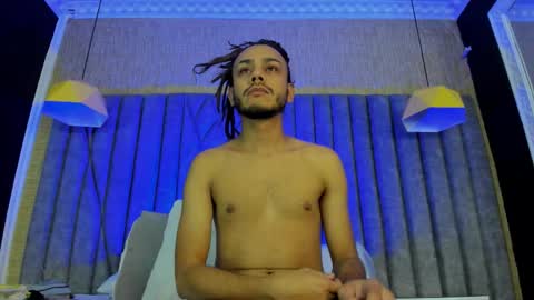 Snapshot of bossdominator1 chatting on 11/17/25, 03:23 Boss online show from 11/17/25, 03:23