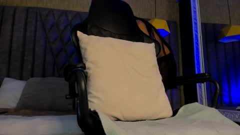 Snapshot of bossdominator1 chatting on 11/24/25, 03:50 Boss online show from 11/24/25, 03:50