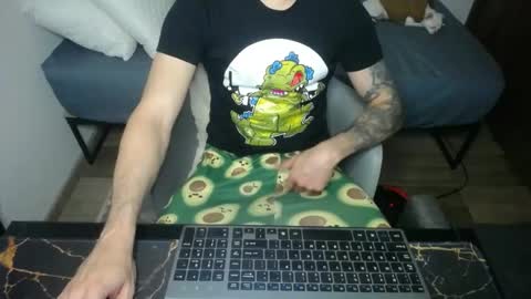 Snapshot of bossking019 chatting on 12/02/24, 03:47 bossking019 online show from 12/02/24, 03:47