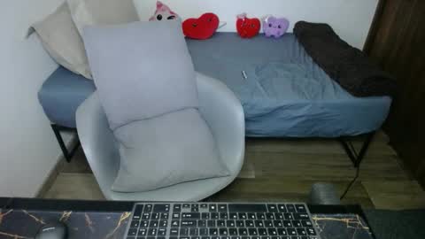 Snapshot of bossking019 chatting on 02/15/25, 01:21 bossking019 online show from 02/15/25, 01:21