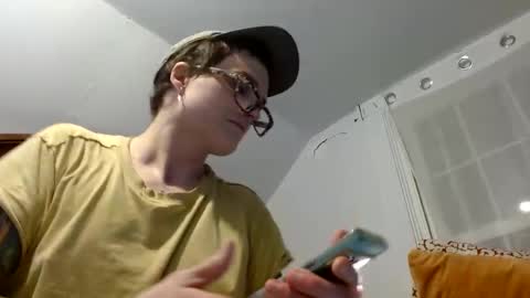 Snapshot of bottom_boiz chatting on 12/18/24, 06:53 Rue online show from 12/18/24, 06:53