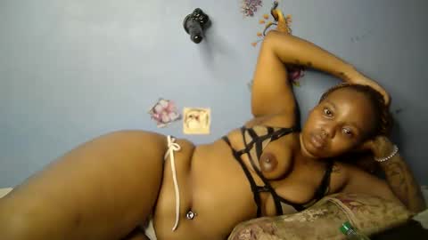 Snapshot of botty_queen chatting on 04/16/26, 08:26 botty_queen online show from 04/16/26, 08:26