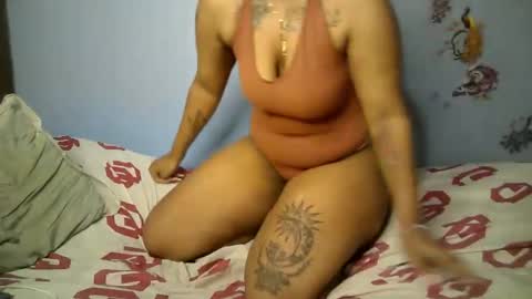 Snapshot of botty_queen chatting on 05/17/26, 10:55 botty_queen online show from 05/17/26, 10:55