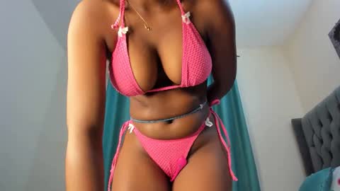 bouncy_booty677 online show from 10/01/25, 07:31