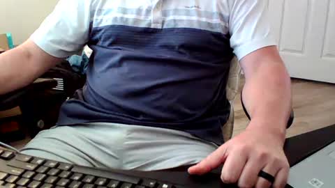 Snapshot of bourbonman144 chatting on 11/11/25, 07:25 bourbonman144 online show from 11/11/25, 07:25