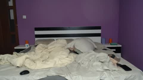 Snapshot of bouth_dream chatting on 10/12/25, 04:39 Angel-Boy online show from 10/12/25, 04:39