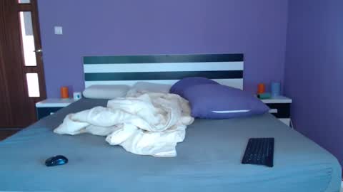 Snapshot of bouth_dream chatting on 10/28/25, 10:52 Angel-Boy online show from 10/28/25, 10:52