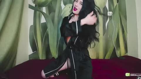 Snapshot of boxinghelen chatting on 01/08/25, 04:22 Helen  online show from 01/08/25, 04:22