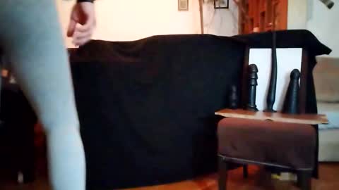 Snapshot of boy7oyy chatting on 12/15/25, 11:42 Bes7assquirt online show from 12/15/25, 11:42