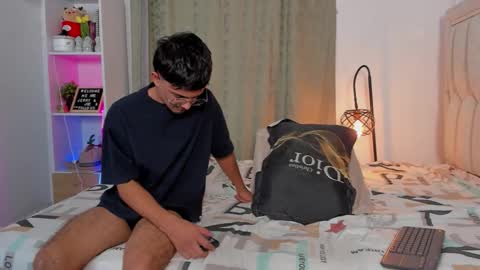 Snapshot of boy_jerry chatting on 02/02/26, 08:13 boy_jerry online show from 02/02/26, 08:13