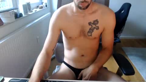 boy_t0y89 online show from 07/03/26, 05:47
