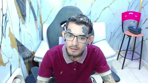 boy_tatto77 online show from 03/14/26, 12:21