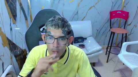 boy_tatto77 online show from 03/16/26, 12:42