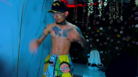 boy_tatto77 online show from 04/11/26, 02:16