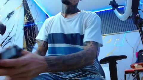 boy_tatto77 online show from 04/27/26, 12:03