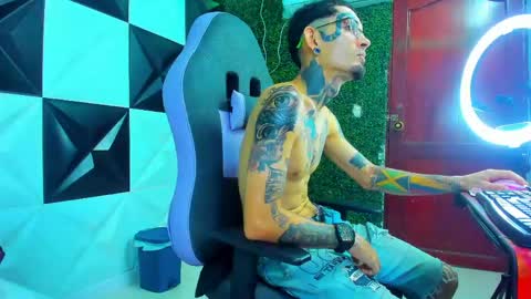 boy_tatto77 online show from 05/24/26, 11:26