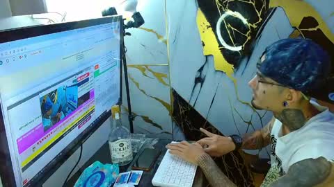 boy_tatto77 online show from 06/03/26, 11:35