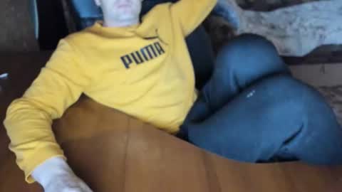 Snapshot of boyapollon chatting on 12/18/25, 08:09 BoyApollon online show from 12/18/25, 08:09