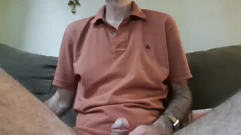 Snapshot of boybcn19 chatting on 11/18/25, 04:11 Your slavesexx19 online show from 11/18/25, 04:11