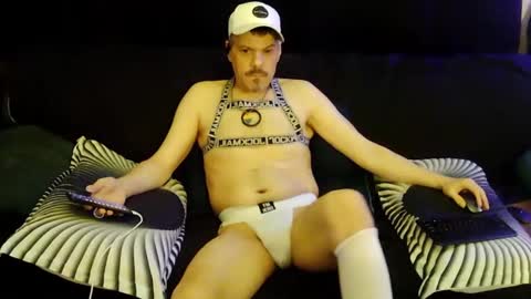 Snapshot of boyblond36 chatting on 10/20/25, 06:47 Slutty Stud online show from 10/20/25, 06:47