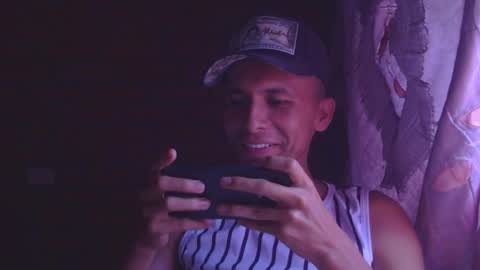 Boy online show from 05/01/26, 04:22