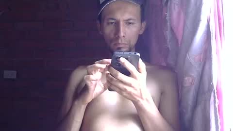 Snapshot of boycumlatino21 chatting on 07/20/26, 04:31 Boy online show from 07/20/26, 04:31