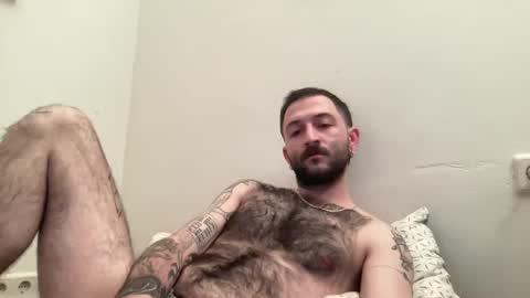 Snapshot of boyfriend_shrapnel chatting on 02/14/25, 03:33 boyfriend_shrapnel online show from 02/14/25, 03:33