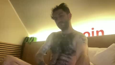 Snapshot of boyfriend_shrapnel chatting on 10/09/25, 11:47 boyfriend_shrapnel online show from 10/09/25, 11:47