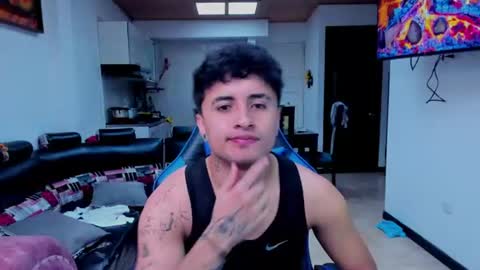 Snapshot of boylatin_777 chatting on 07/10/26, 09:06 miguel online show from 07/10/26, 09:06