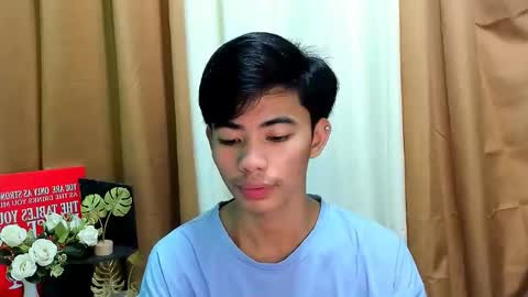 Snapshot of boynextdoor4ux chatting on 11/09/25, 07:34 HI IM JAMES DONT FORGET GIVE ME THUMBS UP AND JOIN TO MY FANCLUB online show from 11/09/25, 07:34