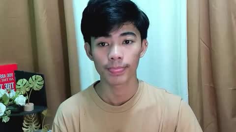 Snapshot of boynextdoor4ux chatting on 11/10/25, 06:40 HI IM JAMES DONT FORGET GIVE ME THUMBS UP AND JOIN TO MY FANCLUB online show from 11/10/25, 06:40