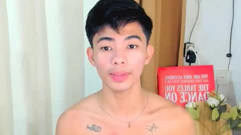 Snapshot of boynextdoor4ux chatting on 12/05/25, 06:11 HI IM JAMES DONT FORGET GIVE ME THUMBS UP AND JOIN TO MY FANCLUB online show from 12/05/25, 06:11