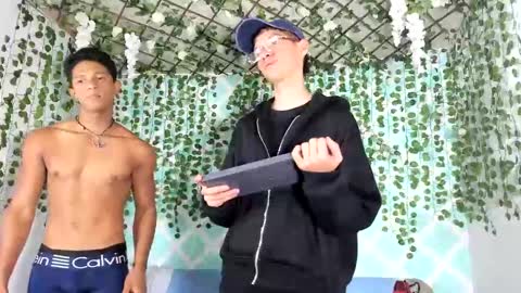 boys4hot_777 online show from 03/03/25, 07:39