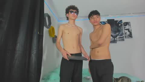 boys4hot_777 online show from 03/04/25, 06:39