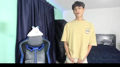 boys4hot_777 online show from 03/29/26, 12:21