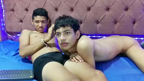 Snapshot of boys_hotparty chatting on 01/23/25, 04:37 ALEX - TAYLER -MIKE online show from 01/23/25, 04:37