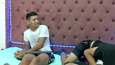 Snapshot of boys_hotparty chatting on 02/06/25, 01:54 ALEX - TAYLER -MIKE online show from 02/06/25, 01:54