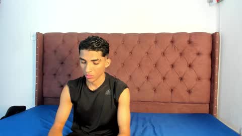 Snapshot of boys_hotparty chatting on 09/26/25, 01:04 ALEX - TAYLER -MIKE online show from 09/26/25, 01:04