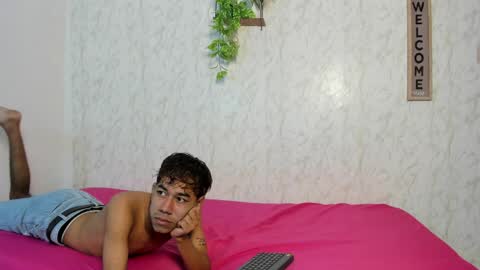 ALEX - TAYLER  -MIKE online show from 03/28/26, 01:27