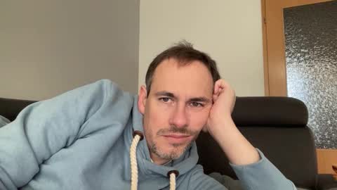 boytoyhh online show from 11/17/25, 01:17