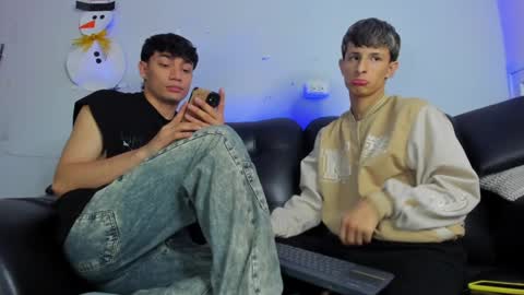 Snapshot of boysweet_boys chatting on 12/29/24, 09:20 Paul and Max online show from 12/29/24, 09:20